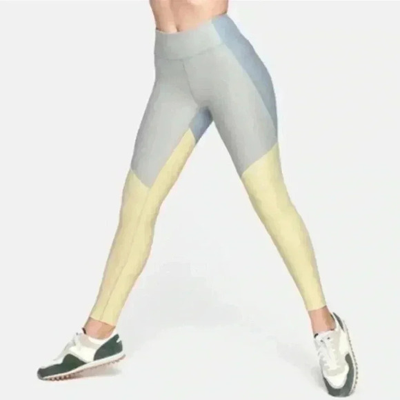 EUC Outdoor Voices Dipped Yellow/Blue Warmup Leggings size small - Picture 1 of 6